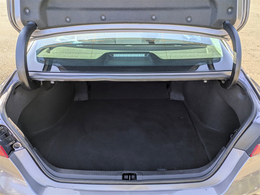 Vehicle image 24 of 33