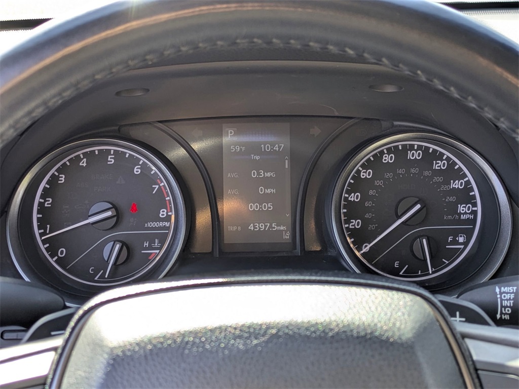 Vehicle image 14 of 33
