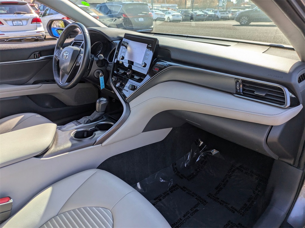 Vehicle image 29 of 33