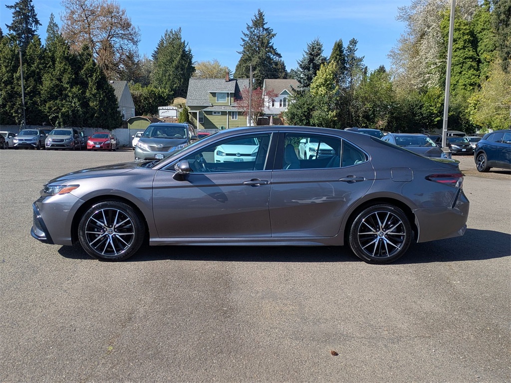 Vehicle image 9 of 33