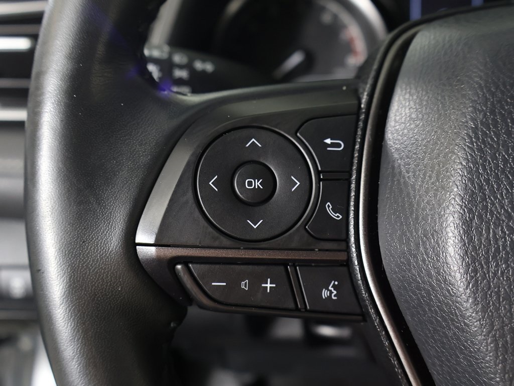 Vehicle image 32 of 43