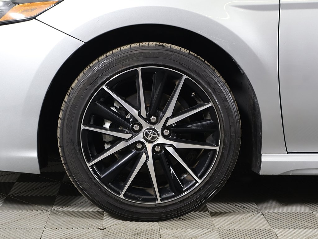 Vehicle image 15 of 43