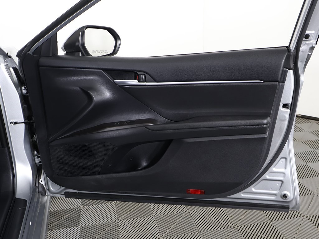 Vehicle image 17 of 43