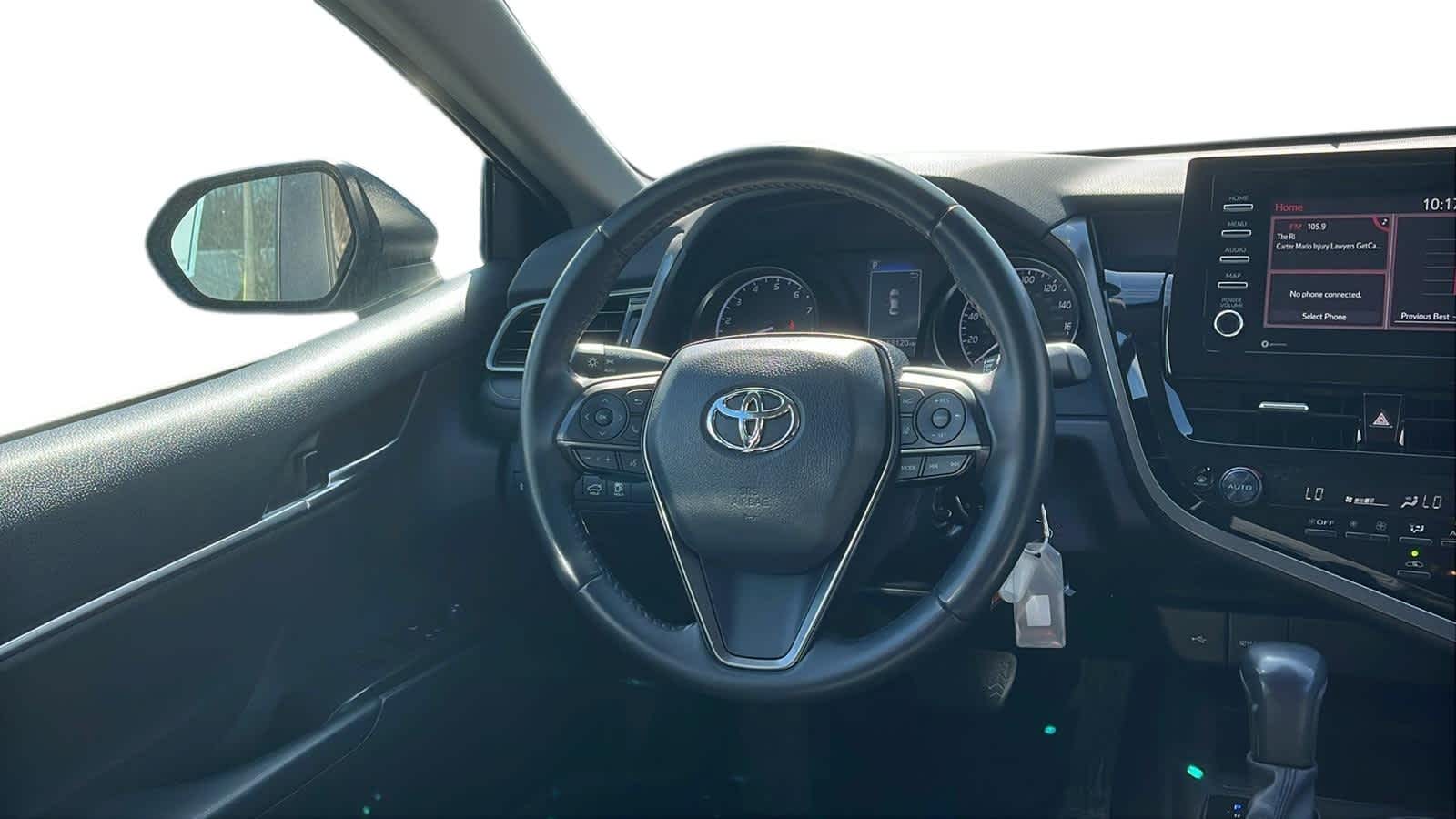 Vehicle image 22 of 24