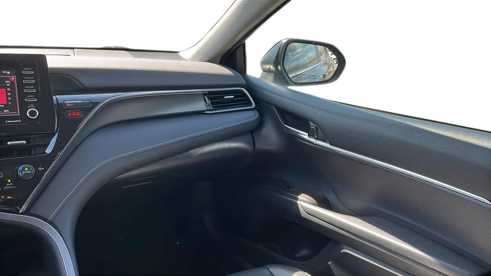 Vehicle image 23 of 24