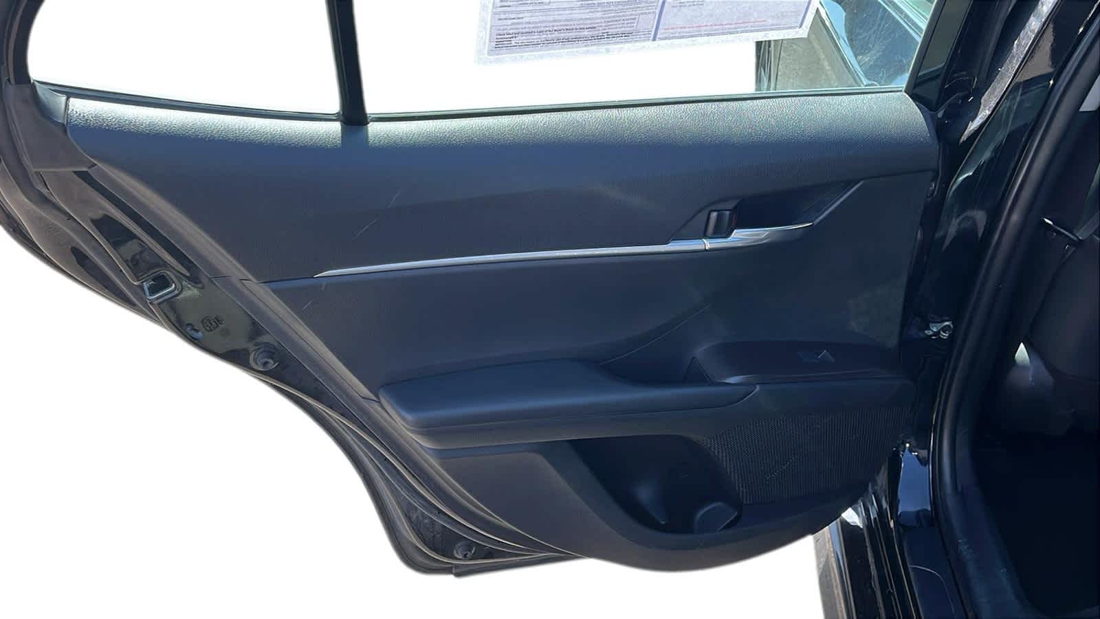 Vehicle image 20 of 24