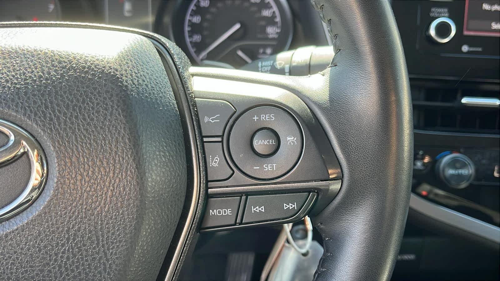 Vehicle image 14 of 24