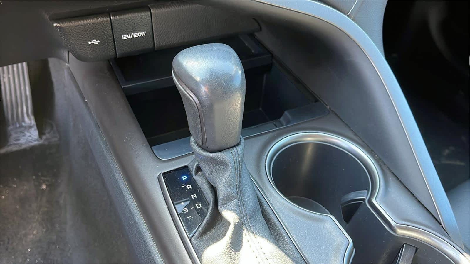 Vehicle image 18 of 24
