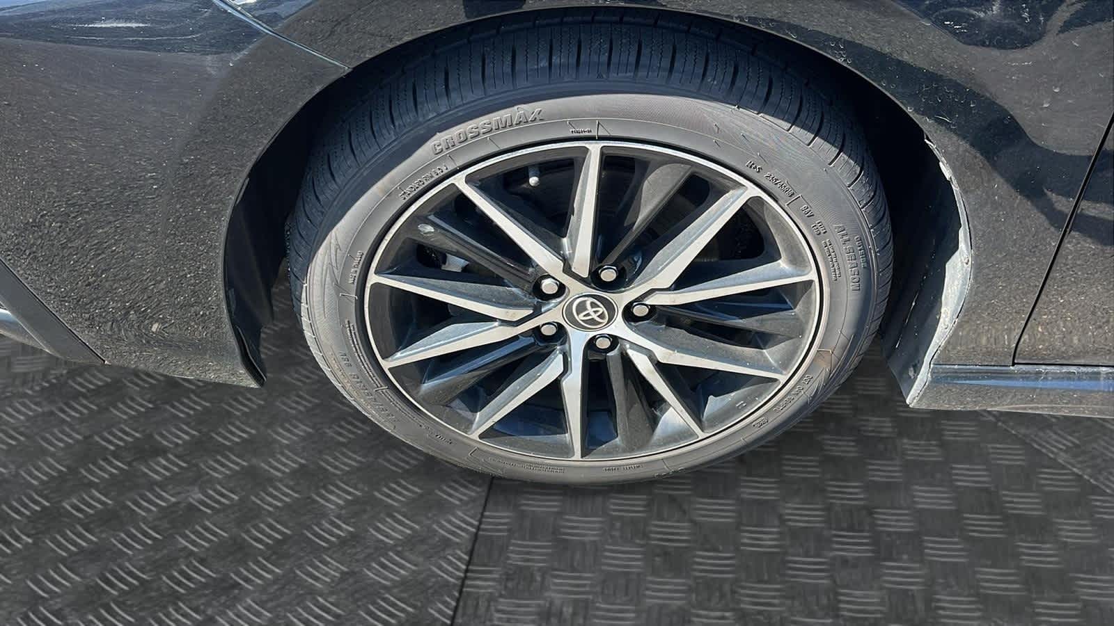 Vehicle image 9 of 24
