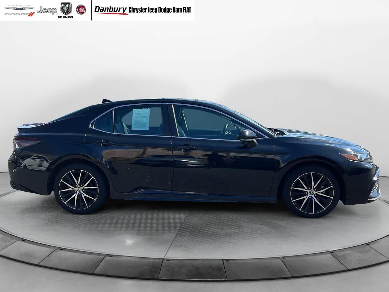 Vehicle image 6 of 24
