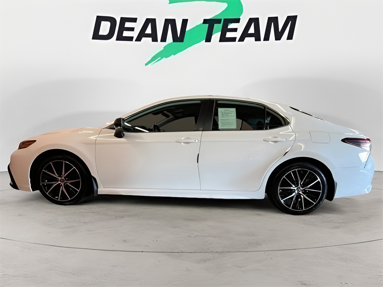 Vehicle image 21 of 21