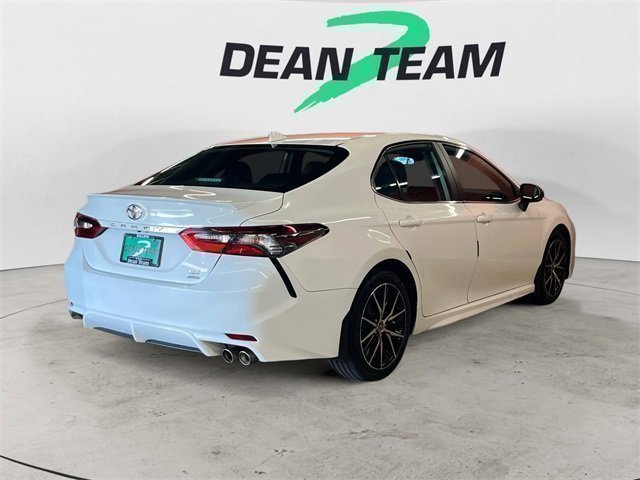 Vehicle image 5 of 21