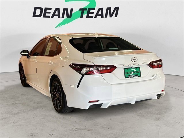 Vehicle image 7 of 21
