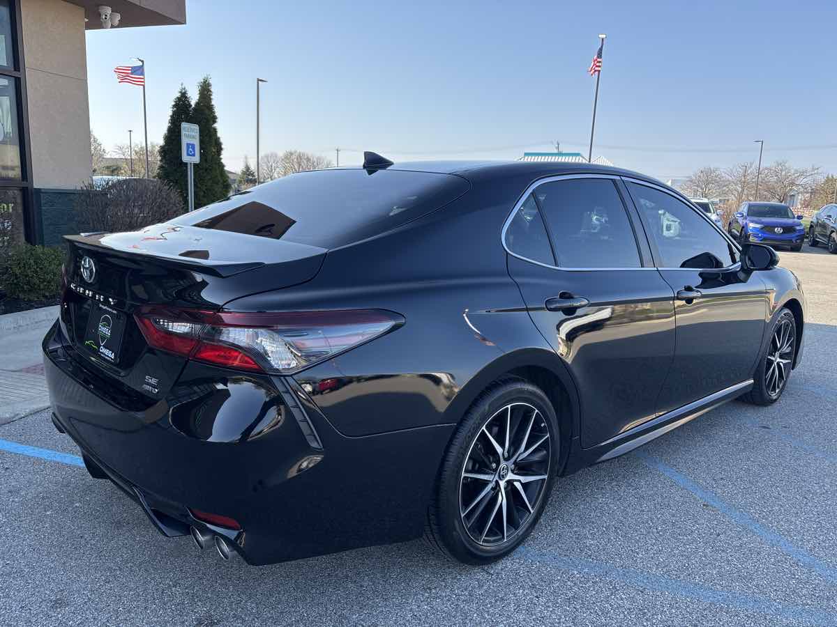 Vehicle image 5 of 21
