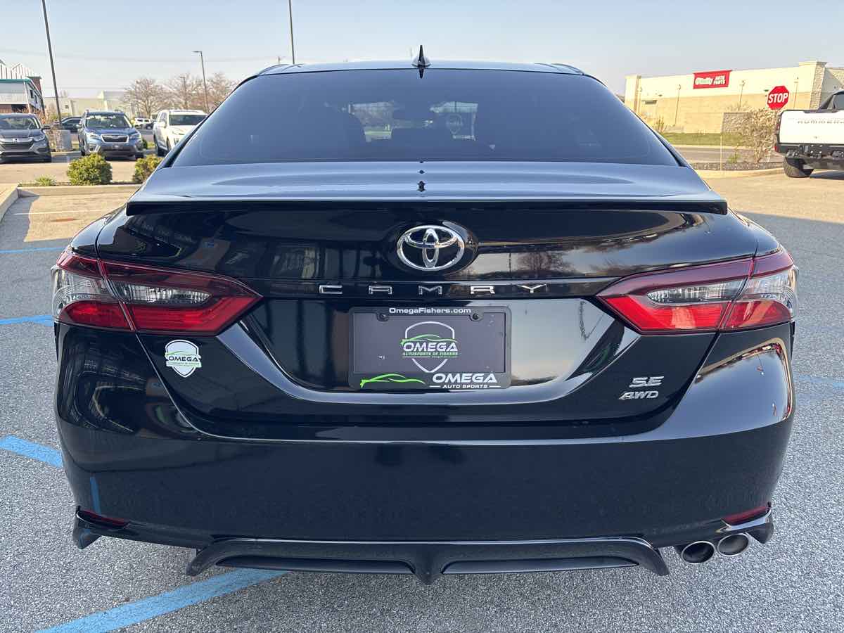 Vehicle image 6 of 21
