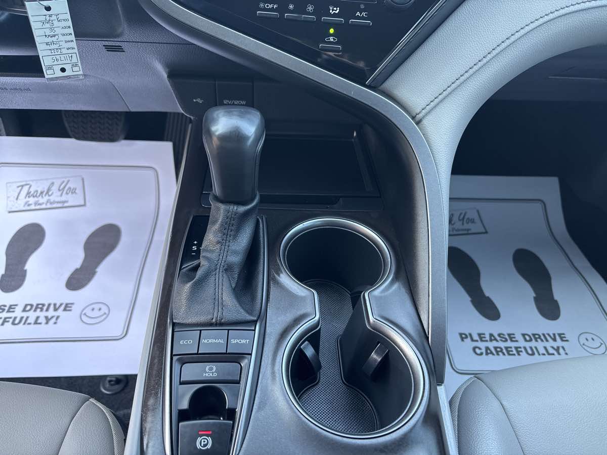 Vehicle image 19 of 21