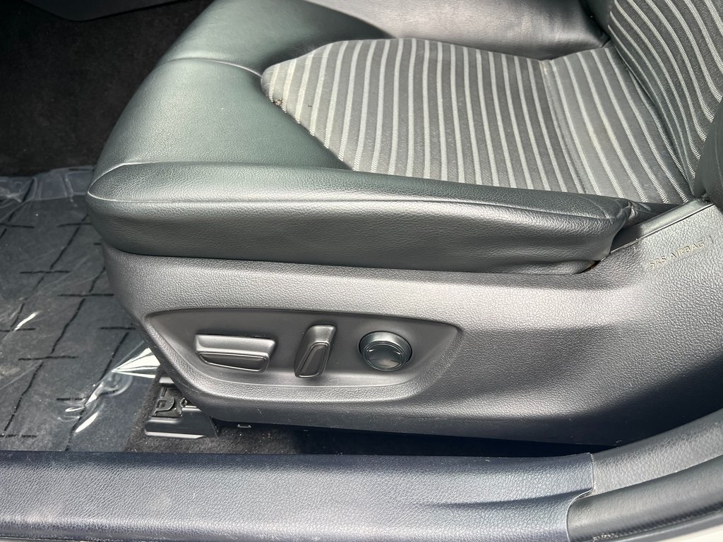 Vehicle image 36 of 45