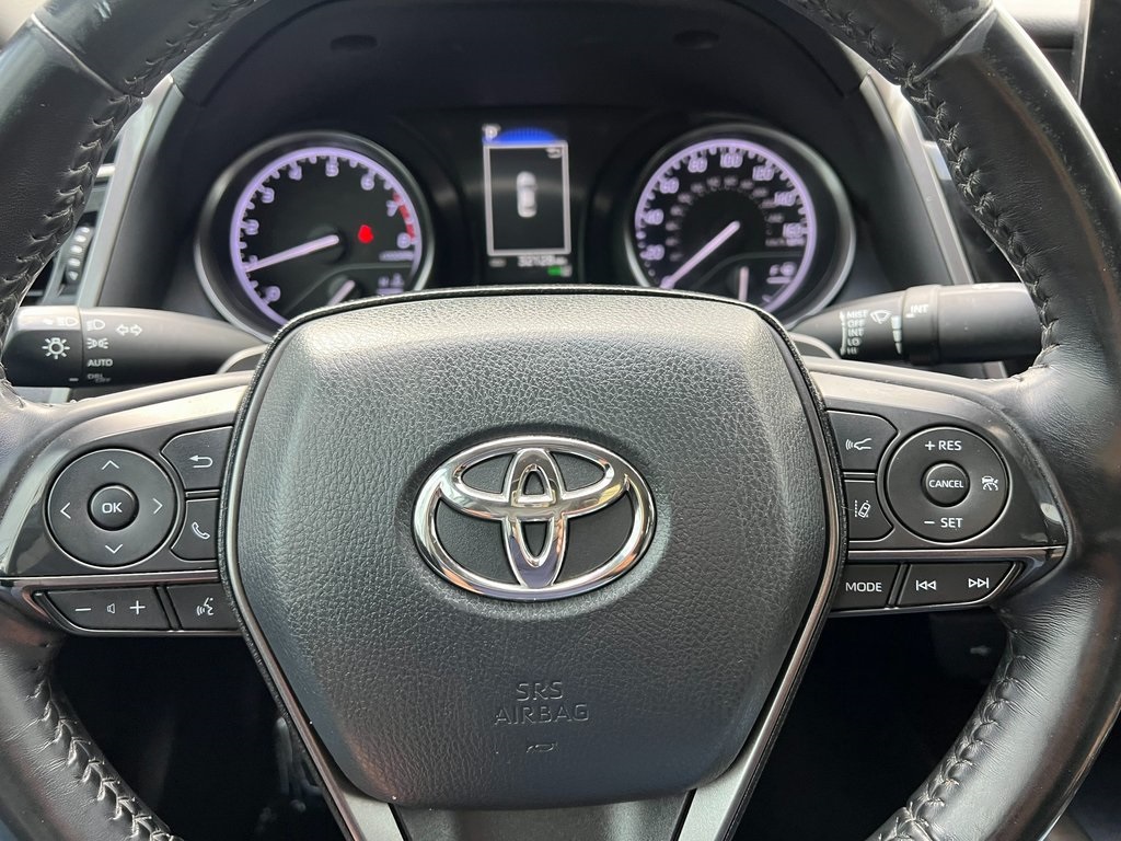 Vehicle image 21 of 45