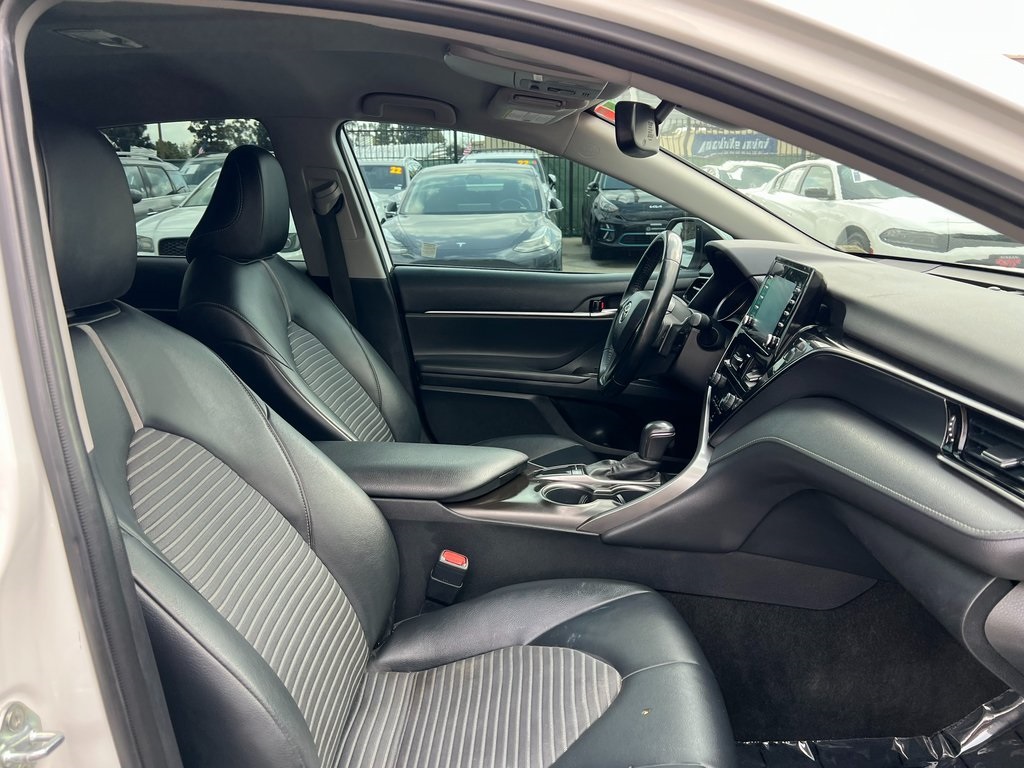 Vehicle image 13 of 45