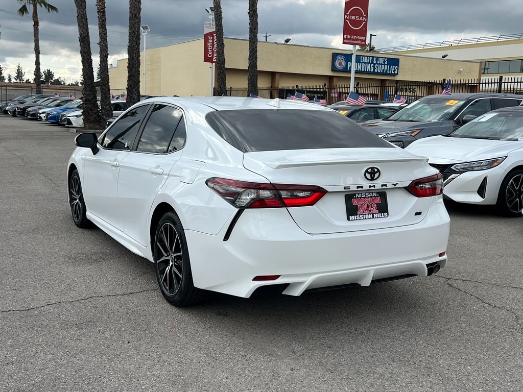 Vehicle image 10 of 45