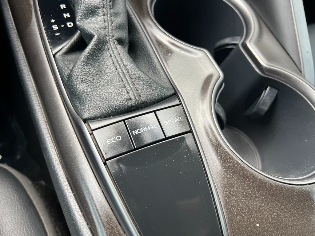 Vehicle image 28 of 45