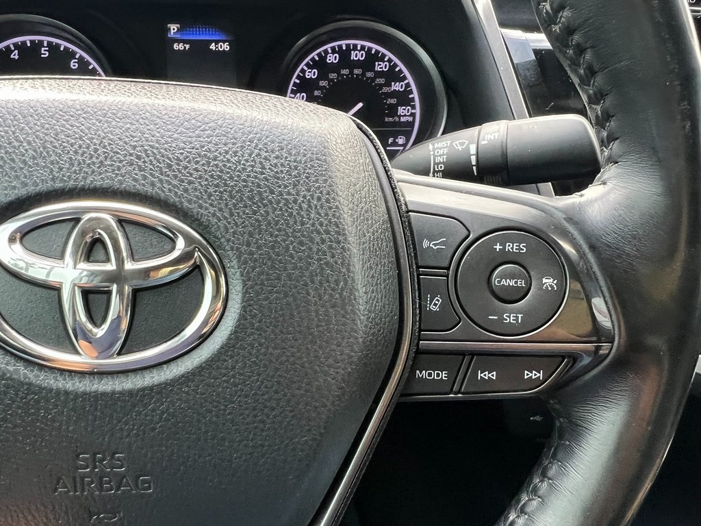 Vehicle image 23 of 45