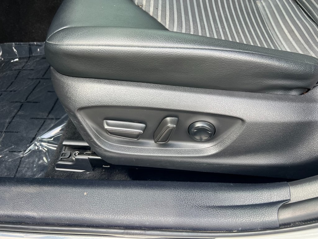 Vehicle image 20 of 45