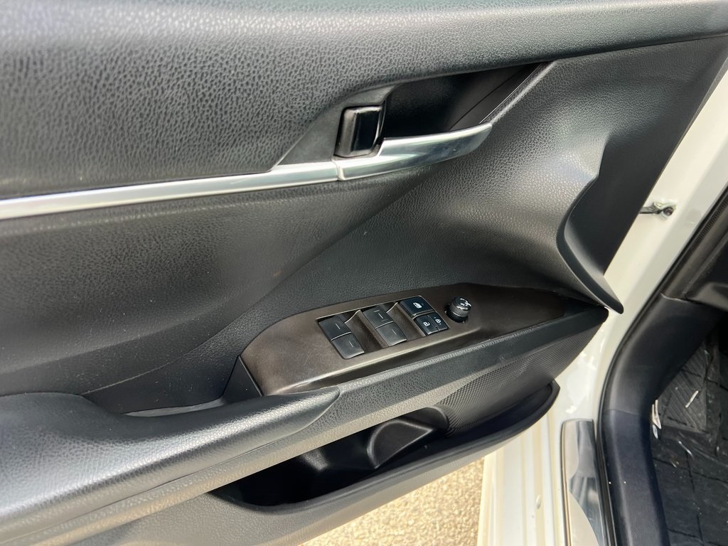 Vehicle image 19 of 45