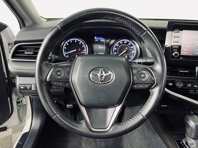 Vehicle image 25 of 34