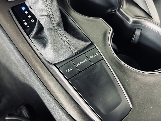 Vehicle image 31 of 34
