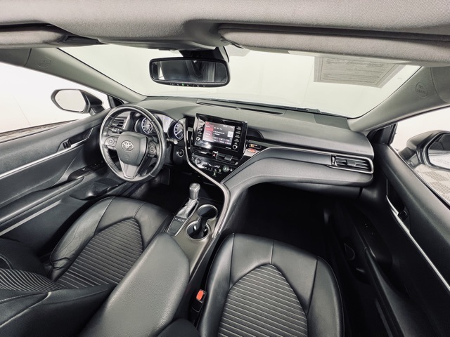 Vehicle image 17 of 34