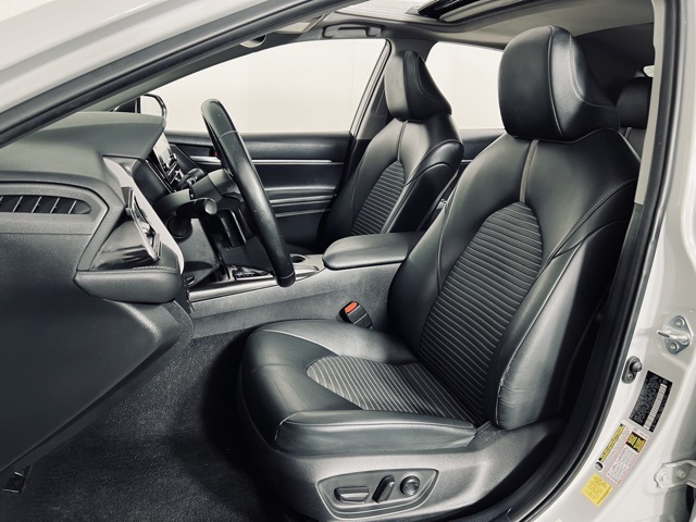 Vehicle image 11 of 34