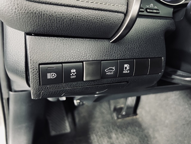 Vehicle image 22 of 34