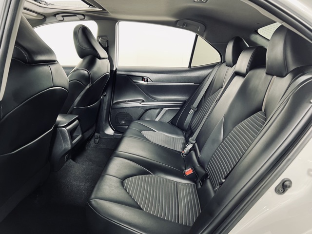 Vehicle image 12 of 34