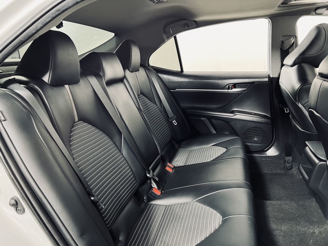 Vehicle image 16 of 34