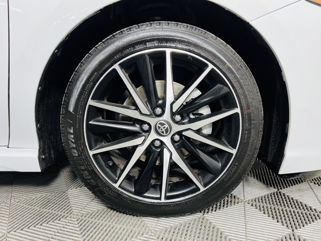 Vehicle image 6 of 34