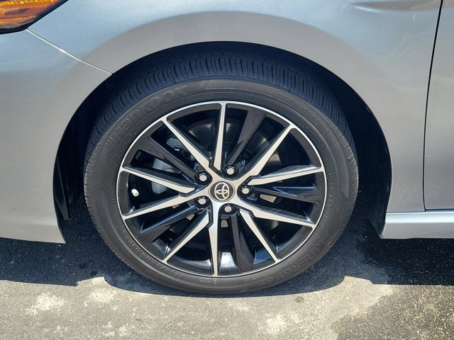 Vehicle image 7 of 34