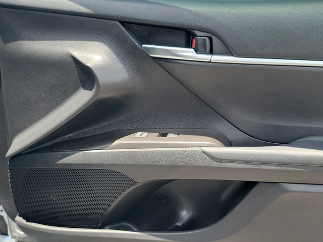 Vehicle image 30 of 34