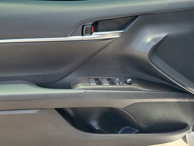Vehicle image 9 of 34
