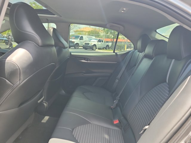 Vehicle image 26 of 34