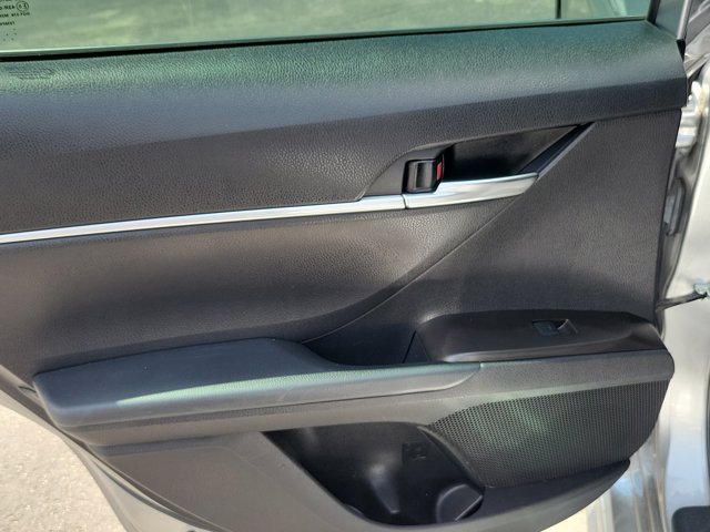 Vehicle image 24 of 34