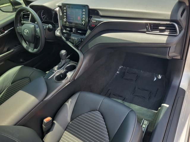 Vehicle image 31 of 34