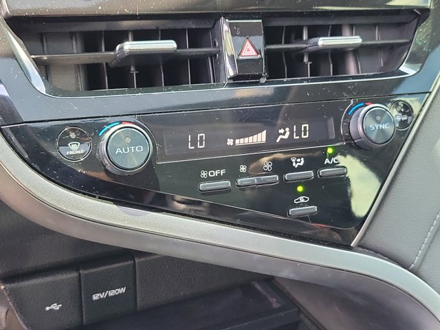 Vehicle image 20 of 34