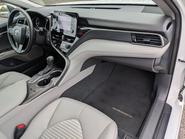 Vehicle image 24 of 26
