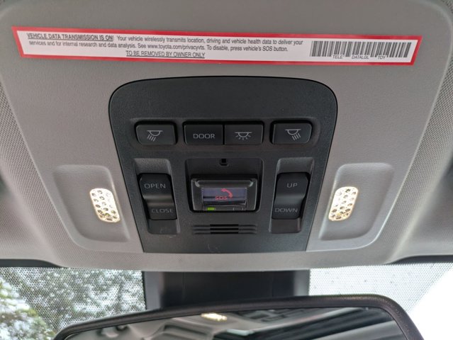 Vehicle image 16 of 26