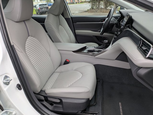 Vehicle image 23 of 26