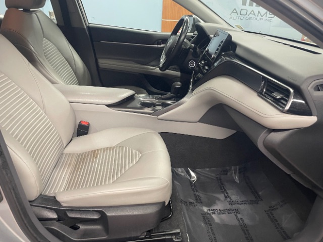 Vehicle image 13 of 18