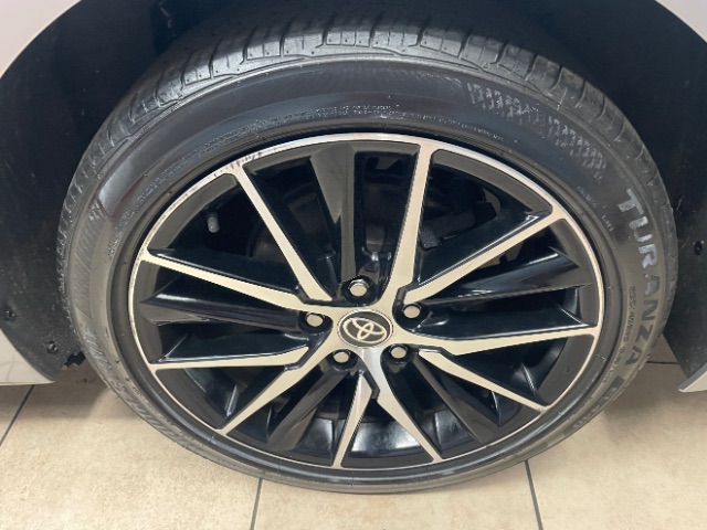 Vehicle image 17 of 18