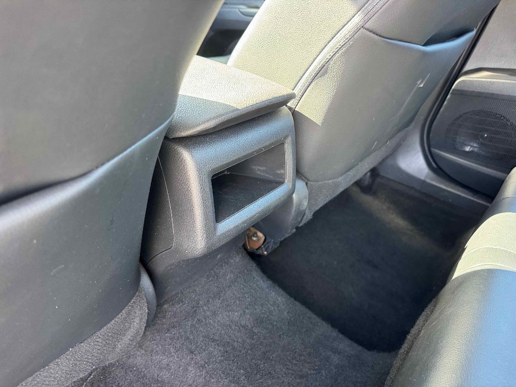 Vehicle image 26 of 29