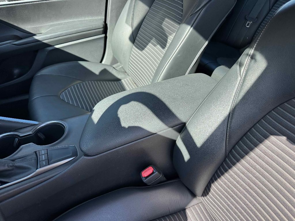 Vehicle image 24 of 29